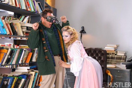 Жадная до членов светловолосая шлюшка Alexis Texas склоняет парня к жесткому траху