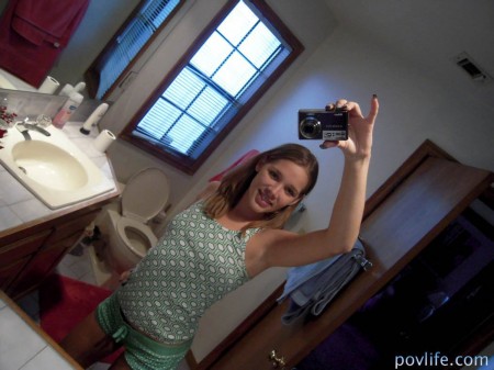 Малышка Rebecca Riley показывает крошечные сиськи и делает минет