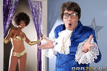 Сногсшибательная негритянка Misty Stone нуждается в длинном, твердом белом члене