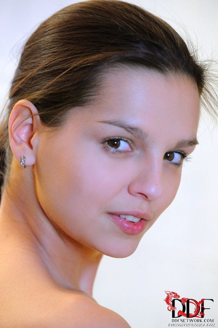 Брюнетки вроде Eve Angel всегда находятся в центре внимания