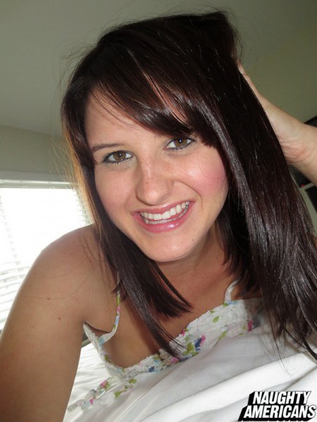 Сладкая Olivia Olove скачет на члене и с удовольствием берет в рот