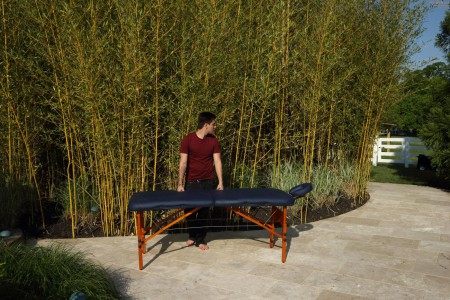 Светловолосый ангелочек Mia Malkova наслаждается массажем и трахом при помощи секс-машины на массажном столе