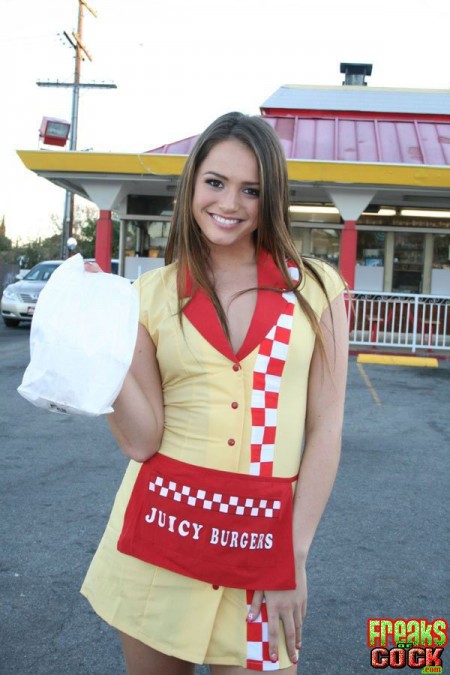 Огромный член черного парня шокирует малышку Tori Black