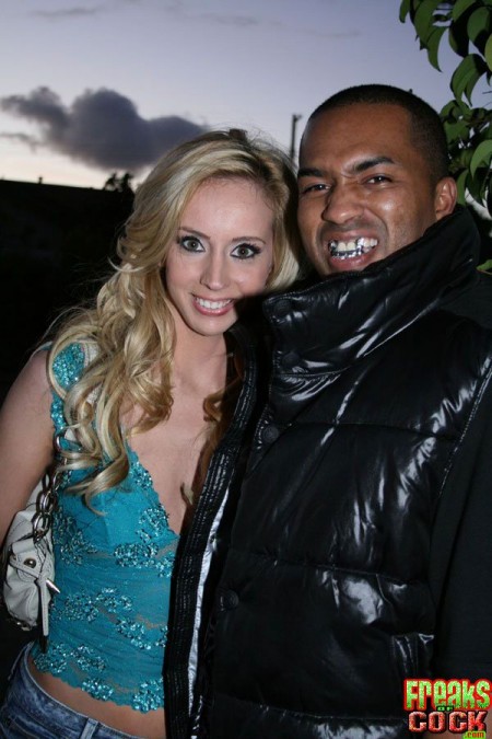 Блондинка Kelly Wells занимается лучшим межрассовым сексом в своей жизни с большим членом