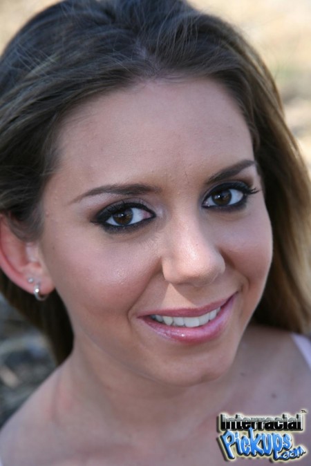 После жестокого секса грудастая Allie Foster получает спермы на лицо