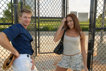 Невероятные сцены траха и орала с беспорядочной Adrianna deVille